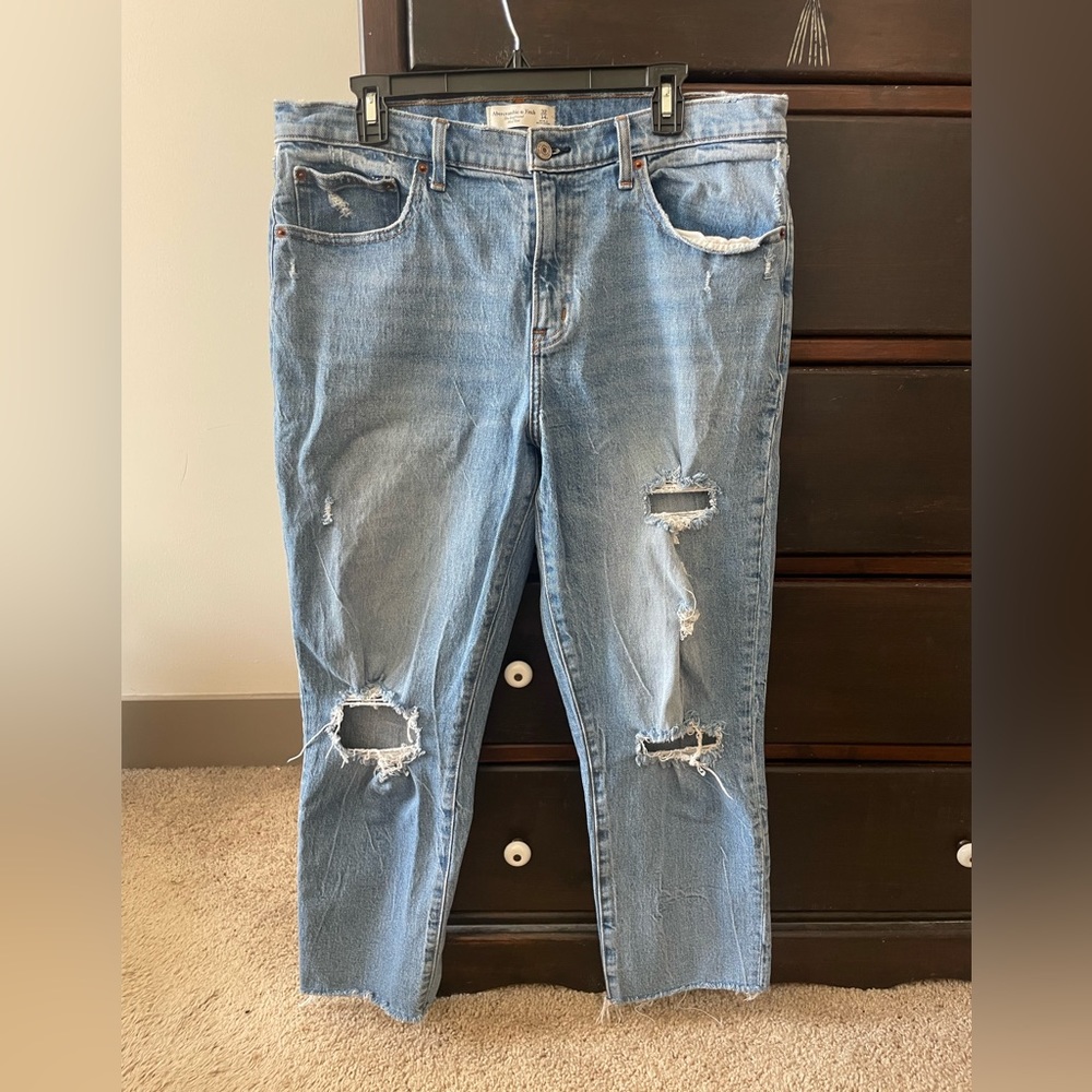 Size 32/14 Abercrombie & Fitch Boyfriend Mid Rise Jean